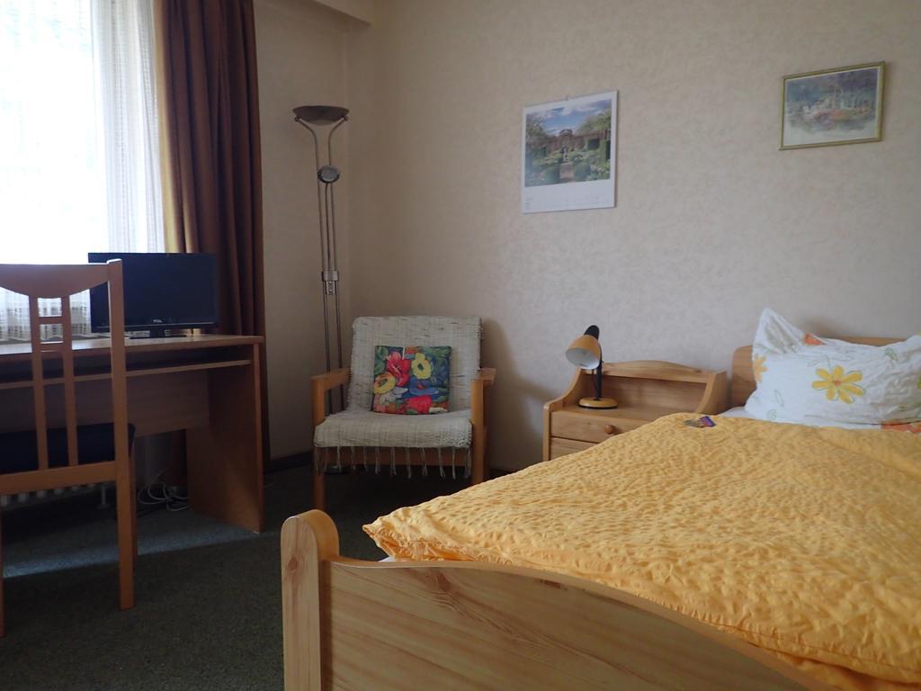 Haus Charlotte Hotel Bad Nenndorf Kamer foto
